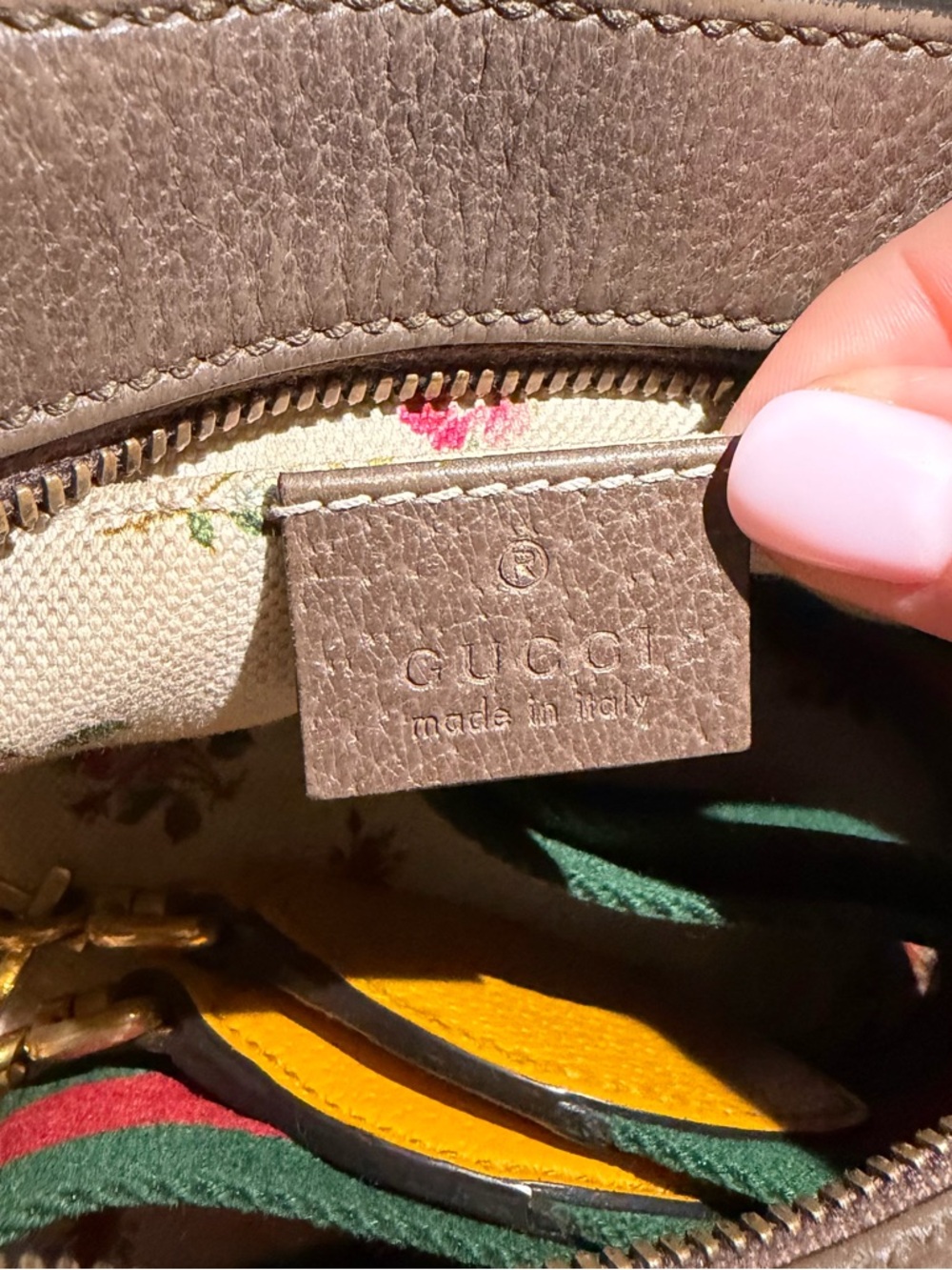 Gucci Supreme Neo Vintage Crossbody - Picture 9 of 11